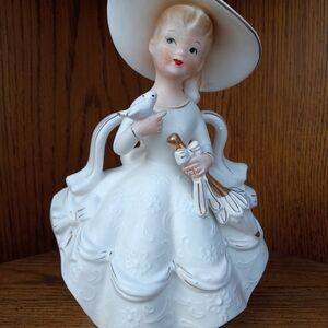 VINTAGE RUBEN'S 1964 Elegant White Ceramic Lady Figurine Planter. 474M. MCM.